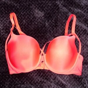 Victoria Secret double lined demi bra!